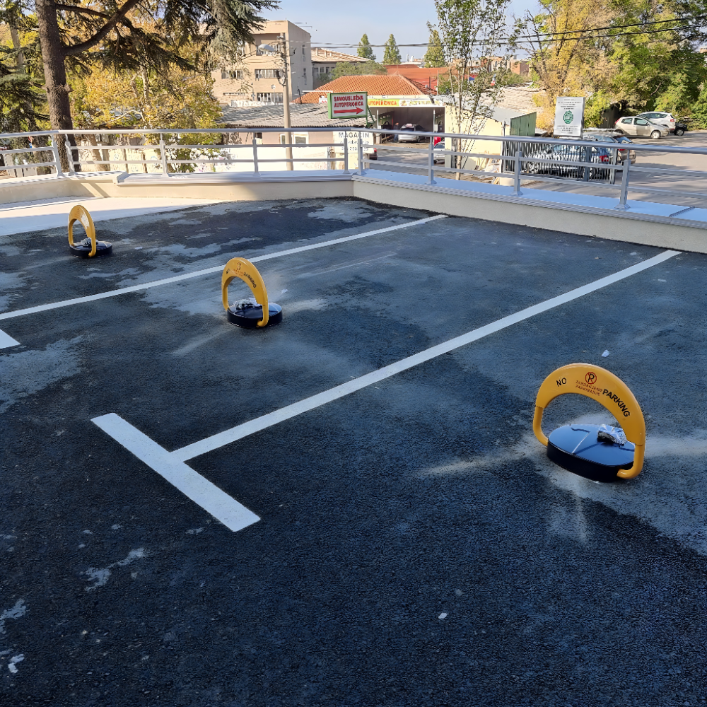 Automatska parking barijera sa daljinskim upravljačem